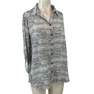 CHICO'S - WOMEN'S 2 - BLACK & WHITE LONG ROLL UP SLEEVES BUTTON UP SHIRT